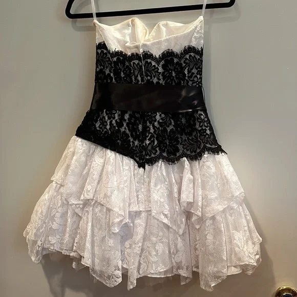 Jessica McClintock Dress - Picture 3 of 6